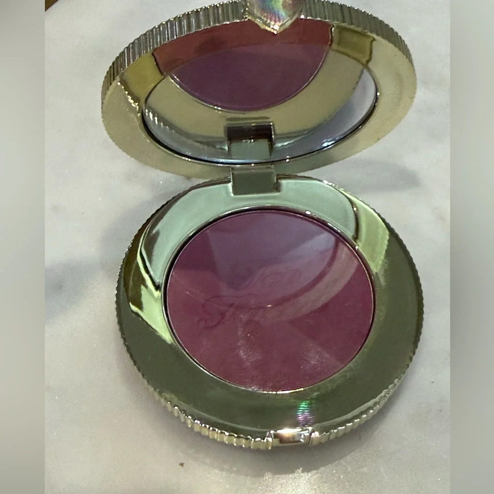 NIB Too Faced Cloud Crush Blush - Berry Dream